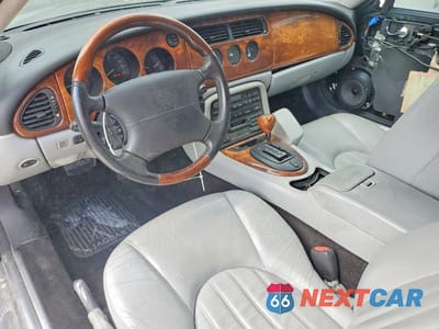 Zdjęcie 8 z 12 samochodu: 2003 JAGUAR XK8 VIN:SAJDA42C732A31210 - miniatura