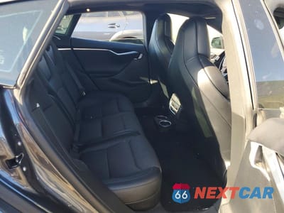 Zdjęcie 10 z 12 samochodu: 2018 TESLA MODEL S VIN:5YJSA1E47JF243878 - miniatura