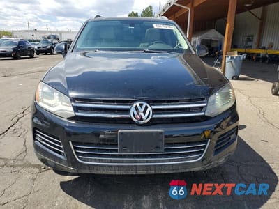 Piąte zdjęcie samochodu w środku: 2012 VOLKSWAGEN TOUAREG V6 TDI VIN:WVGFK9BPXCD004813 - miniatura