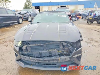 Piąte zdjęcie samochodu w środku: 2022 FORD MUSTANG VIN:1FATP8UHXN5105782 - miniatura