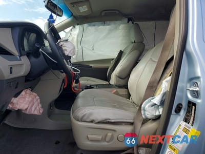 Zdjęcie 7 z 13 samochodu: 2016 TOYOTA SIENNA LE VIN:5TDKK3DC8GS742727 - miniatura