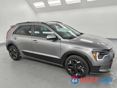 Czwarte zdjęcie samochodu z boku: 2024 KIA NIRO WIND VIN:KNDCR3L16R5113671 - miniatura