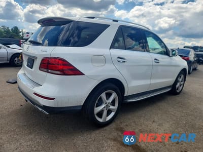 Trzecie zdjęcie samochodu z tyłu: 2018 MERCEDES-BENZ GLE 350 4MATIC VIN:4JGDA5HB9JB055288 - miniatura