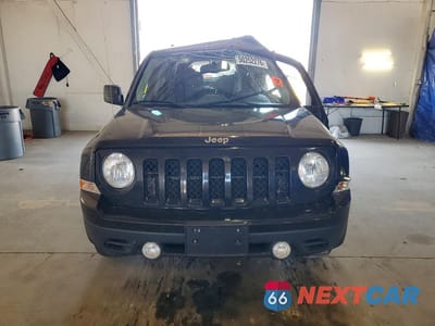 Piąte zdjęcie samochodu w środku: 2016 JEEP PATRIOT SPORT VIN:1C4NJRBB5GD654422 - miniatura