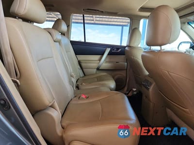 Zdjęcie 10 z 12 samochodu: 2013 TOYOTA HIGHLANDER SE VIN:5TDBK3EH4DS265476 - miniatura