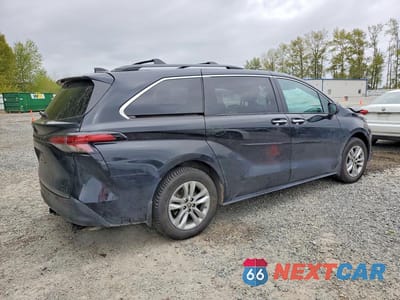 Trzecie zdjęcie samochodu z tyłu: 2022 TOYOTA SIENNA XLE VIN:5TDASKFC0NS042622 - miniatura