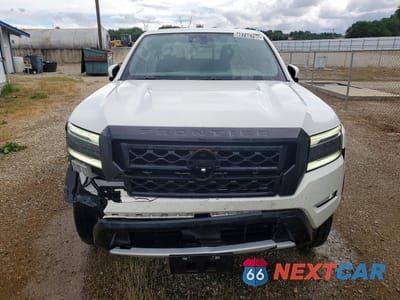 Piąte zdjęcie samochodu w środku: 2024 NISSAN FRONTIER PRO-4X VIN:1N6ED1EKXRN637226 - miniatura