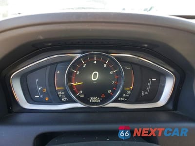 Zdjęcie 9 z 12 samochodu: 2017 VOLVO XC60 T5 DYNAMIC VIN:YV440MRR8H2226147 - miniatura