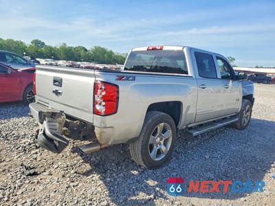 Trzecie zdjęcie samochodu z tyłu: 2018 CHEVROLET SILVERADO K1500 LT VIN:3GCUKREC2JG341481 - miniatura