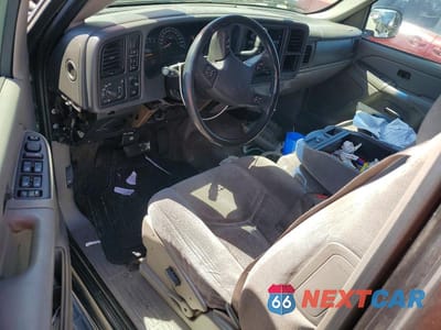 Zdjęcie 8 z 13 samochodu: 2004 CHEVROLET SUBURBAN K1500 VIN:3GNFK16T24G211771 - miniatura
