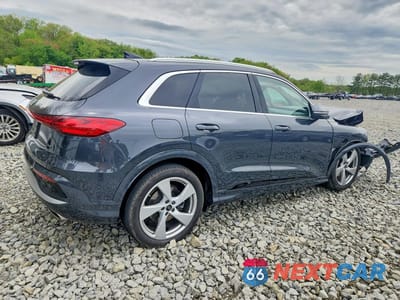 Trzecie zdjęcie samochodu z tyłu: 2025 AUDI Q5 PRESTIGE VIN:WA13AAGU5S2013563 - miniatura