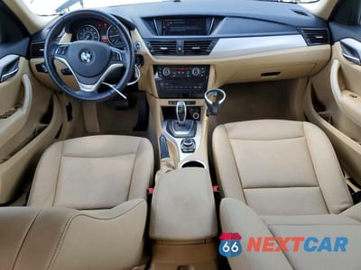Zdjęcie 8 z 13 samochodu: 2015 BMW X1 XDRIVE28I VIN:WBAVL1C5XFVY35364 - miniatura