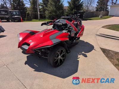 Drugie zdjęcie samochodu z przodu: 2015 POLARIS SLINGSHOT SL VIN:57XAAPFA7F5100531 - miniatura
