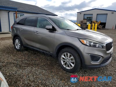 Czwarte zdjęcie samochodu z boku: 2016 KIA SORENTO LX VIN:5XYPGDA37GG026626 - miniatura