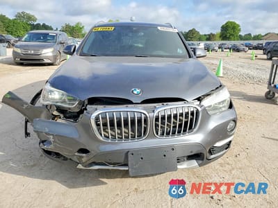 Piąte zdjęcie samochodu w środku: 2017 BMW X1 SDRIVE28I VIN:WBXHU7C39H5H35280 - miniatura