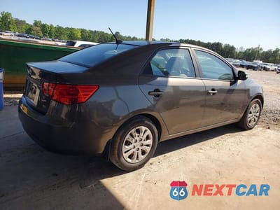 Trzecie zdjęcie samochodu z tyłu: 2010 KIA FORTE EX VIN:KNAFU4A28A5817532 - miniatura