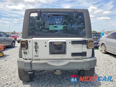 Zdjęcie 6 z 12 samochodu: 2011 JEEP WRANGLER UNLIMITED SPORT VIN:1J4BA3H14BL568476 - miniatura