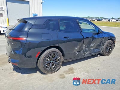Trzecie zdjęcie samochodu z tyłu: 2026 BMW IX XDRIVE45 VIN:WB543CF06TCV37620 - miniatura