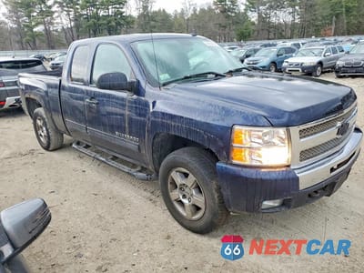 Czwarte zdjęcie samochodu z boku: 2011 CHEVROLET SILVERADO K1500 LT VIN:1GCRKSE3XBZ406043 - miniatura