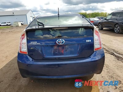 Zdjęcie 6 z 12 samochodu: 2015 TOYOTA PRIUS TWO VIN:JTDKN3DU8F1918705 - miniatura
