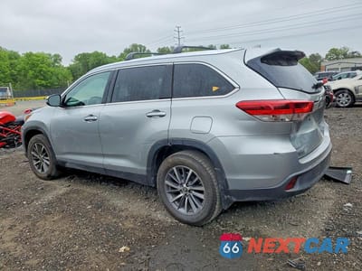 Drugie zdjęcie samochodu z przodu: 2019 TOYOTA HIGHLANDER XLE VIN:5TDJZRFH5KS568238 - miniatura