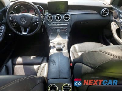 Zdjęcie 8 z 12 samochodu: 2016 MERCEDES-BENZ C 300 4MATIC VIN:55SWF4KB1GU177620 - miniatura