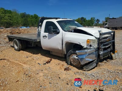 Czwarte zdjęcie samochodu z boku: 2014 CHEVROLET SILVERADO FLATBED TRUCK VIN:1GB3CZC89EF134721 - miniatura