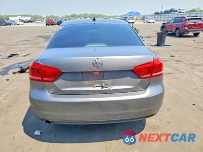 Zdjęcie 6 z 13 samochodu: 2015 VOLKSWAGEN PASSAT S VIN:1VWAT7A31FC075565 - miniatura