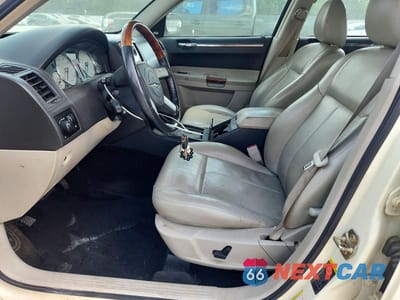 Zdjęcie 7 z 13 samochodu: 2005 CHRYSLER 300 TOURING VIN:2C3AA53G85H530876 - miniatura