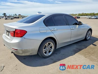 Trzecie zdjęcie samochodu z tyłu: 2013 BMW 328 I VIN:WBA3A5C52DF356044 - miniatura