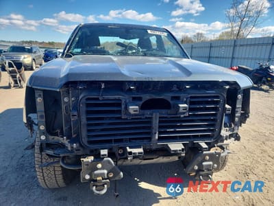 Piąte zdjęcie samochodu w środku: 2017 GMC SIERRA K1500 SLE VIN:3GTU2MEC4HG325019 - miniatura