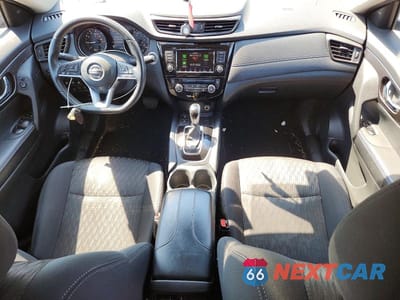 Zdjęcie 8 z 13 samochodu: 2019 NISSAN ROGUE SV VIN:5N1AT2MV1KC825121 - miniatura