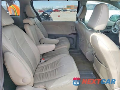 Zdjęcie 11 z 14 samochodu: 2013 TOYOTA SIENNA XLE 8-PASSENGER VIN:5TDYK3DC5DS351766 - miniatura