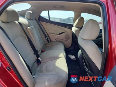 Zdjęcie 10 z 12 samochodu: 2012 KIA OPTIMA LX VIN:5XXGM4A75CG078539 - miniatura