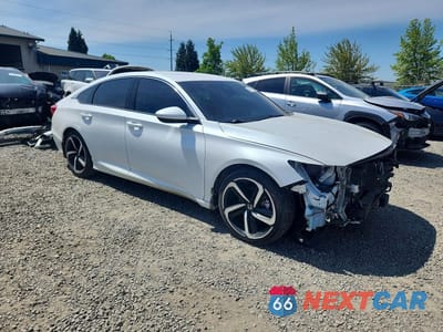 Czwarte zdjęcie samochodu z boku: 2018 HONDA ACCORD SPORT VIN:1HGCV1F32JA265974 - miniatura
