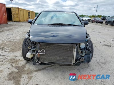 Piąte zdjęcie samochodu w środku: 2010 HONDA CIVIC LX VIN:19XFA1F50AE028440 - miniatura