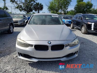 Piąte zdjęcie samochodu w środku: 2012 BMW 328 I VIN:WBA3A5G52CNP17433 - miniatura