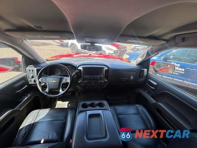 Zdjęcie 9 z 10 samochodu: 2018 CHEVROLET SILVERADO K1500 LT VIN:3GCUKREC3JG587584 - miniatura