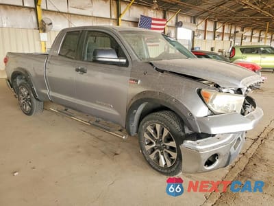 Czwarte zdjęcie samochodu z boku: 2008 TOYOTA TUNDRA SR5 VIN:5TFRV541X8X050996 - miniatura
