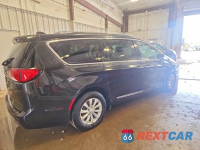Trzecie zdjęcie samochodu z tyłu: 2019 CHRYSLER PACIFICA TOURING L VIN:2C4RC1BGXKR624962 - miniatura