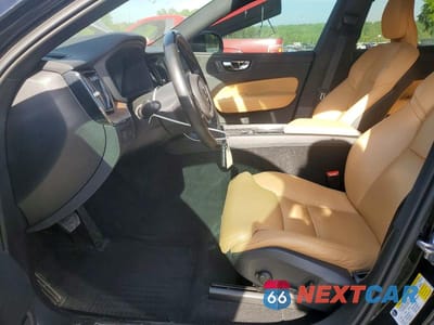 Zdjęcie 7 z 13 samochodu: 2019 VOLVO XC60 T5 MOMENTUM VIN:LYV102DK7KB205378 - miniatura