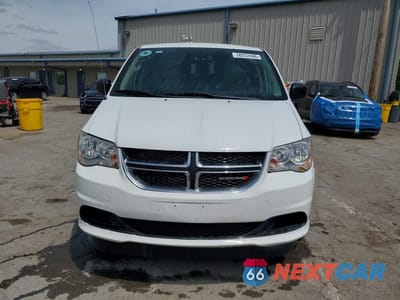 Piąte zdjęcie samochodu w środku: 2018 DODGE GRAND CARAVAN SE VIN:2C7WDGBG2JR363623 - miniatura