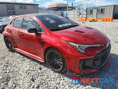 Czwarte zdjęcie samochodu z boku: 2025 TOYOTA GR COROLLA PREMIUM PLUS VIN:JTNABAAE1SA021687 - miniatura