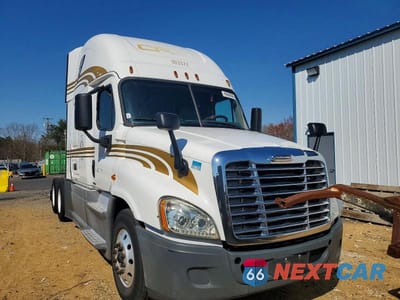 2019 FREIGLINER CASCADIA 125 3AKJGLDR2KDJW1818 - główne zdjęcie licytacji z USA - miniatura