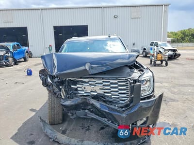 Piąte zdjęcie samochodu w środku: 2018 GMC YUKON DENALI VIN:1GKS1CKJ5JR325032 - miniatura