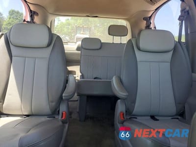 Zdjęcie 10 z 13 samochodu: 2005 DODGE GRAND CARAVAN SXT VIN:2D4GP44L25R345410 - miniatura