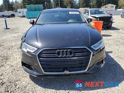 Piąte zdjęcie samochodu w środku: 2017 AUDI A3 PREMIUM VIN:WAUAUGFF8H1029763 - miniatura