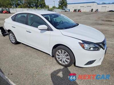 Czwarte zdjęcie samochodu z boku: 2018 NISSAN SENTRA S VIN:3N1AB7AP5JY345022 - miniatura