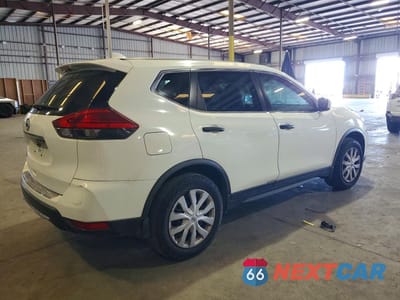 Trzecie zdjęcie samochodu z tyłu: 2017 NISSAN ROGUE S VIN:JN8AT2MT0HW139781 - miniatura