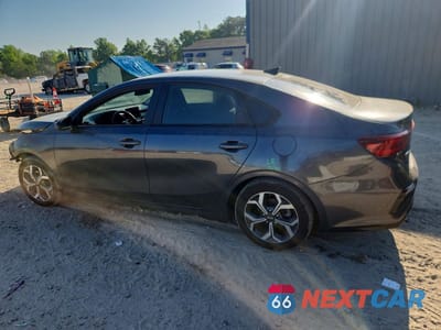 Drugie zdjęcie samochodu z przodu: 2021 KIA FORTE LXS VIN:3KPF24AD0ME263759 - miniatura